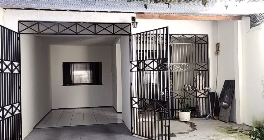 Vendo casa duplex no bairro joão xxiii, situado na rua luciano de queirós, 1789