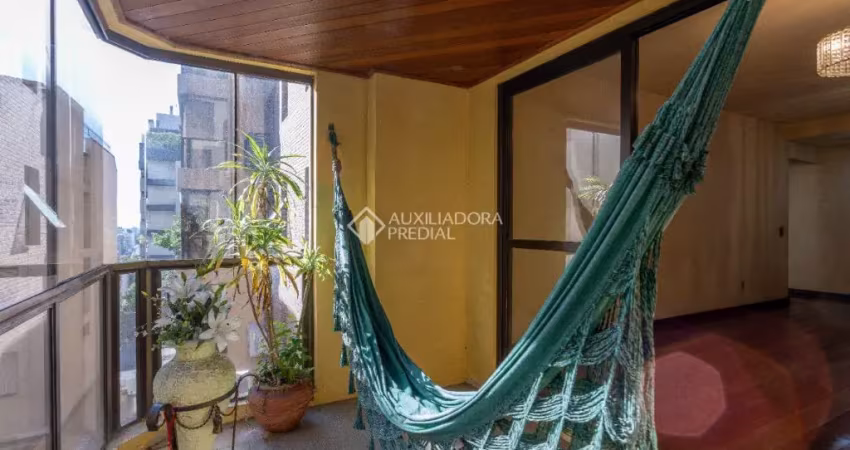 Apartamento 2 dormitórios, sacada, churrasqueira e garagem no mont serrat