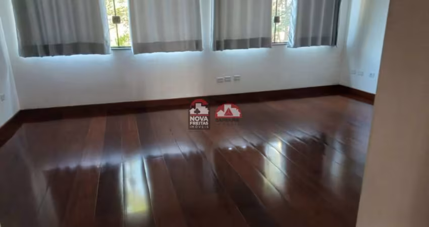 Casa Sobrado Padrão em São José dos Campos
