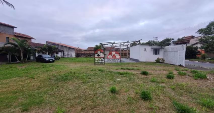 Área Comercial na Av. Central
