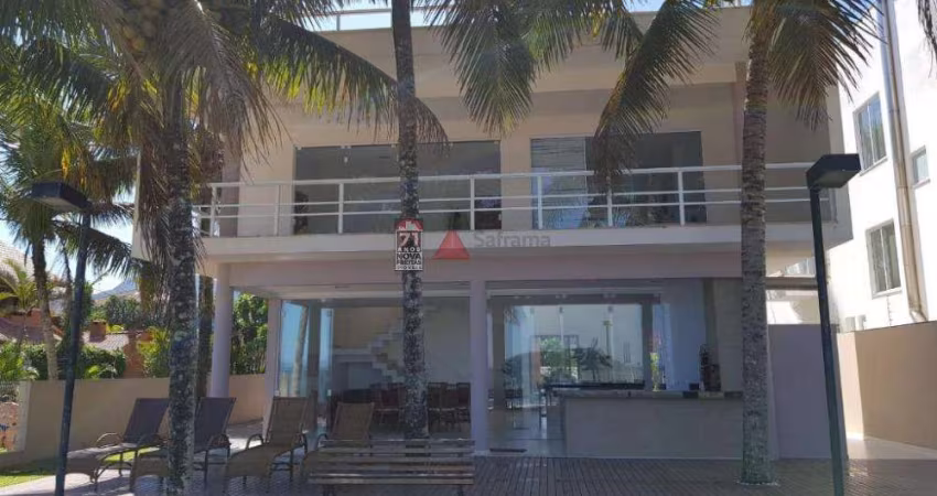 Casa Sobrado Padrão em Ubatuba