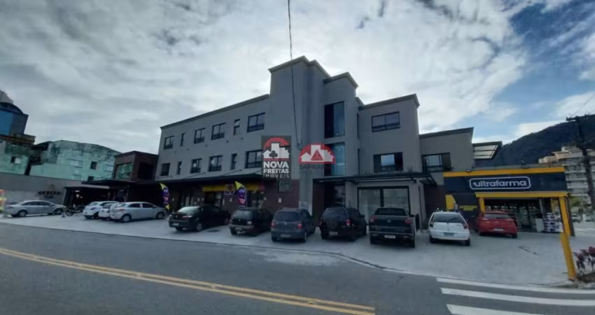 Sala comercial c/ 41,40m², vista mar no centro de Caraguatatuba, wc privativo