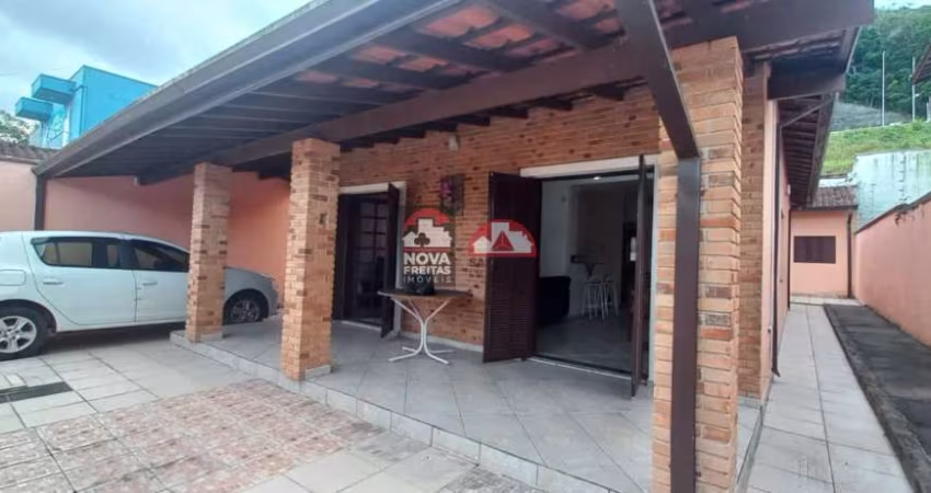 Casa em bairro tranquilo próximo de comércios