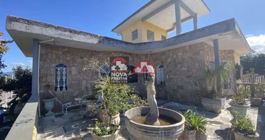 Locação e Venda de Casa - Padrão no bairro Pontal de Santa Marina em Caraguatatuba/SP