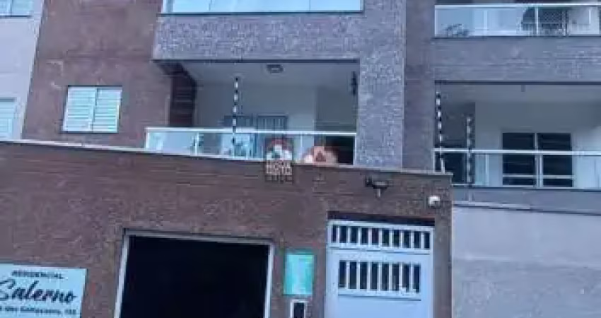 Apartamento com todo conforto com armários embutidos