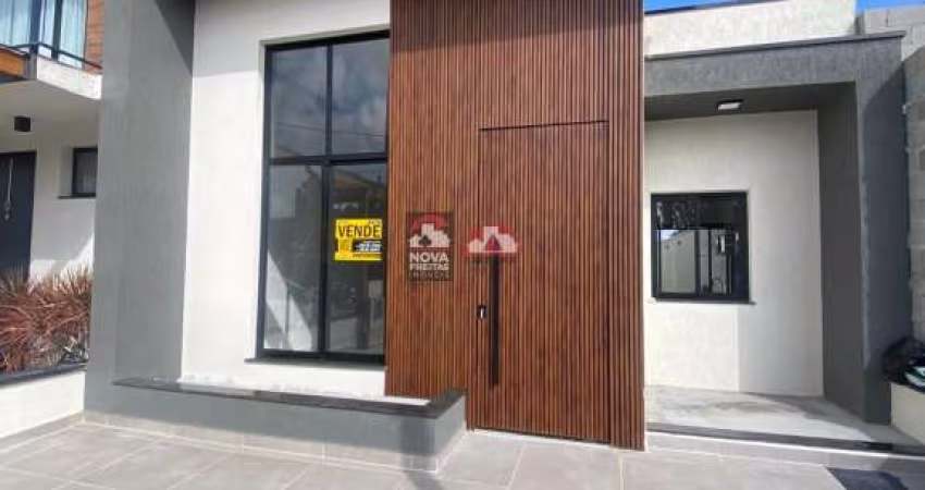 Casa à Venda no Condomínio Laguna