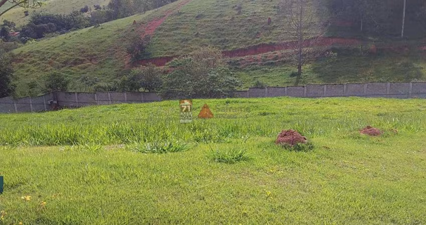 Terreno Padrão em Condomínio em Jambeiro