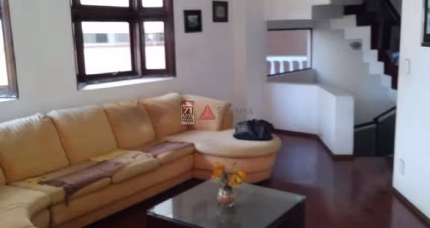 Casa Sobrado Condomínio em São José dos Campos