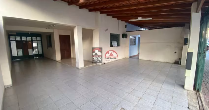 Casas/Sobrados à venda na região central da cidade