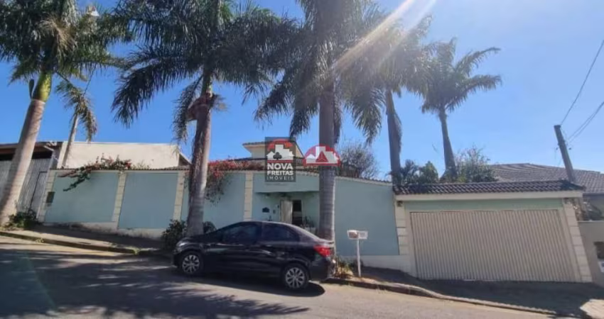 Casa Sobrado Padrão em Jacareí