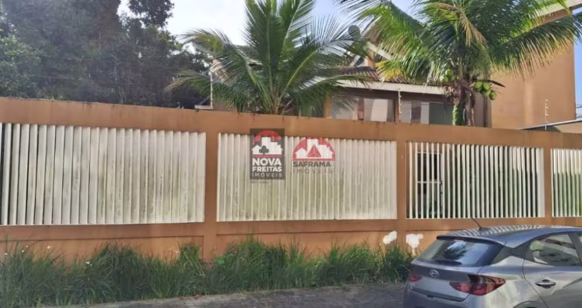Sobrado à venda porteira fechada!!