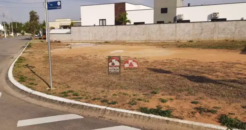 Terreno em condomínio fechado à venda na Rua Potenza, s/n, Loteamento Residencial Village Splendore, Pindamonhangaba