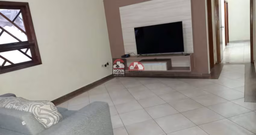 Casa Sobrado Padrão em Jacareí
