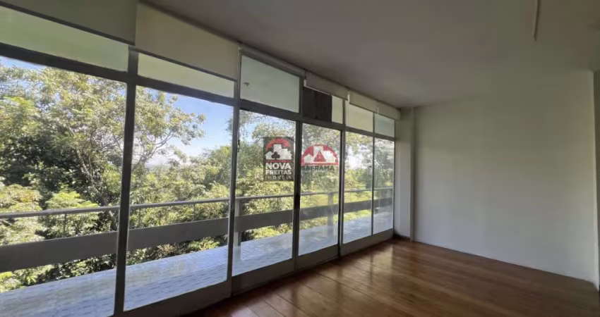 GRANDE OPORTUNIDADE NO CENTRO DE SÃO JOSÉ DOS CAMPOS COM 766 m² DE TERRENO (COMPREENDENDO 2 IMOVEIS) - COMERCIAL