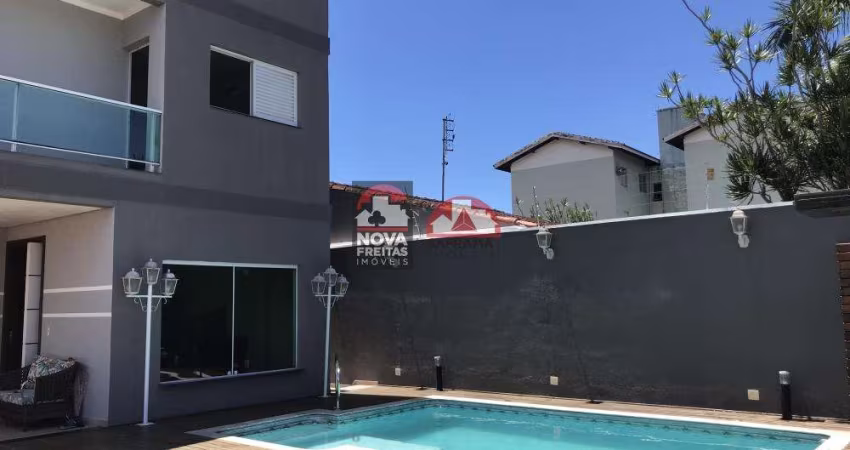 Casa Sobrado Padrão em Caraguatatuba