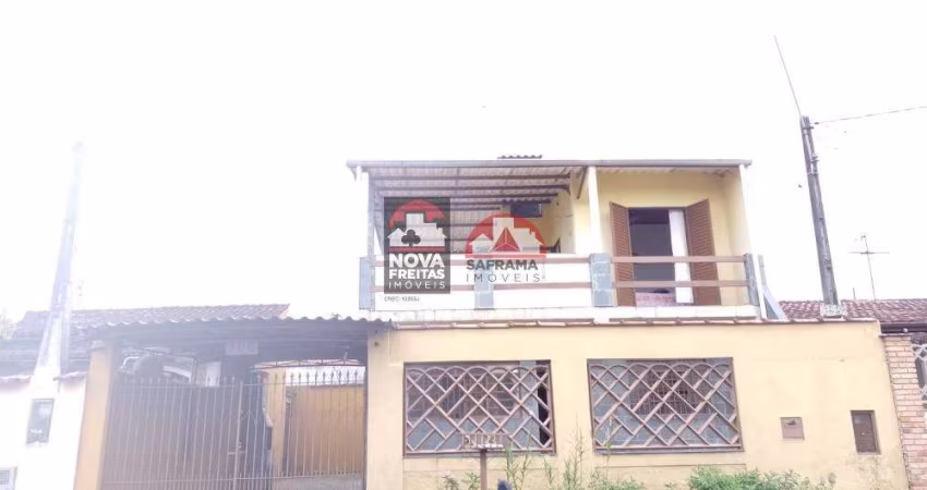 Casa Sobrado Padrão em Caraguatatuba