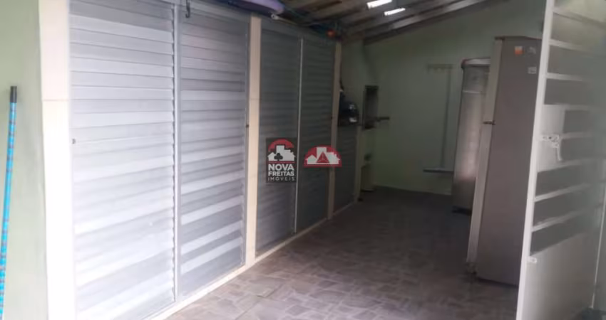 Casa Sobrado Padrão em Caraguatatuba