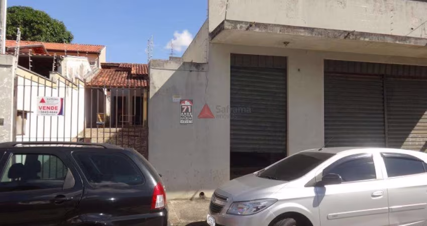 Casa Casa com ponto comercial em Pindamonhangaba