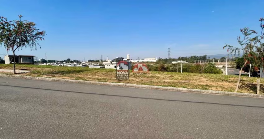 Terreno Padrão em Condomínio em Pindamonhangaba