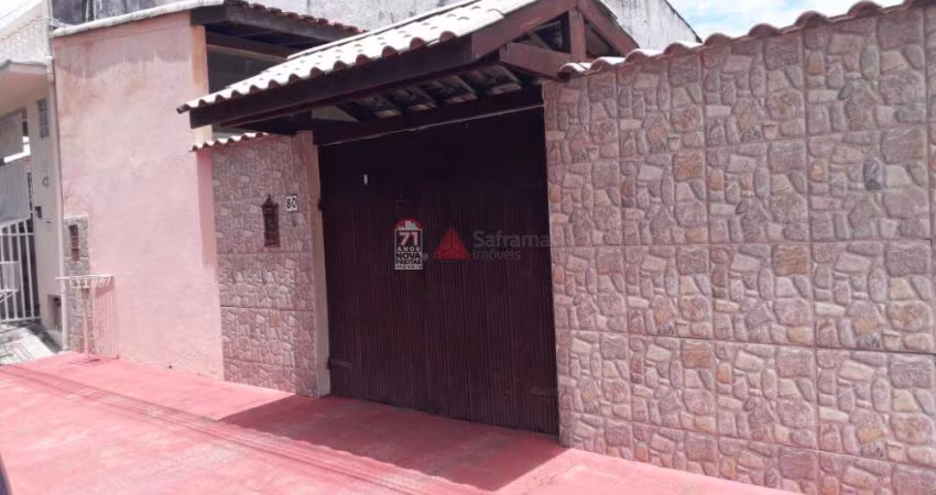 Casa Sobrado Padrão em Caraguatatuba