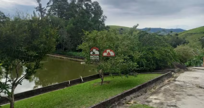 Sitio em paraibuna com arvores frutíferas,nativas, rosas e dois tanques de pesca.