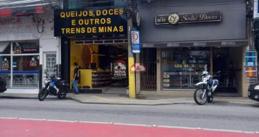 `Ótima oportunidade:Prédio comercial com a loja Sodiê em localização previligiada`. Centro