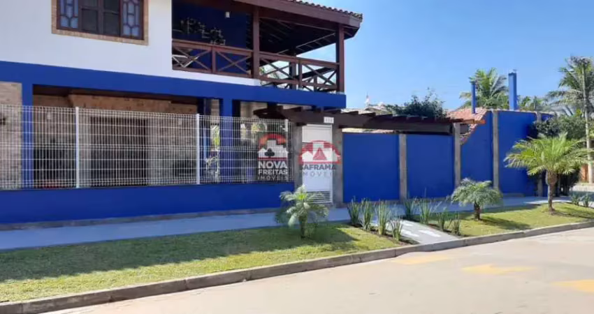 Casa Sobrado Padrão em Caraguatatuba