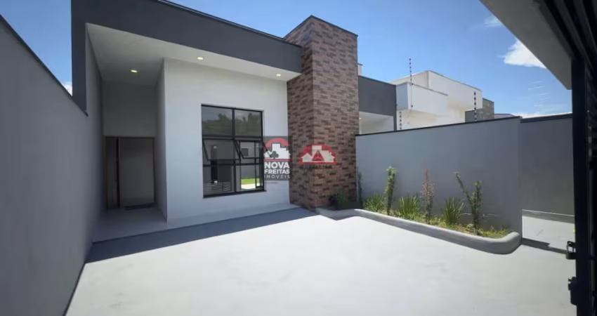 LINDA CASA COM UM PROJETO QUE FAVORECE ILUMINAÇÃO E VENTILAÇÃO!
