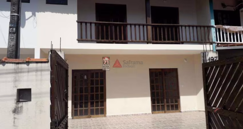 Casa Sobrado Padrão em Caraguatatuba
