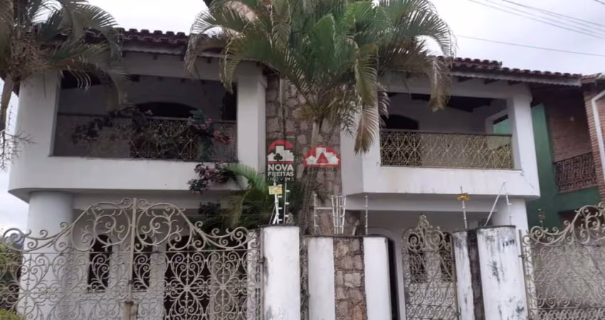Excelente sobrado a 70 metros da praia do Indaiá .
