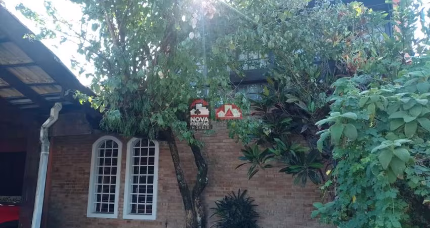 Casa Sobrado Padrão em Caraguatatuba