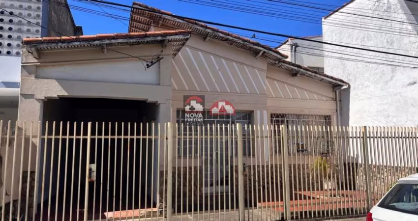 Casa à Venda no Centro de Pindamonhangaba!