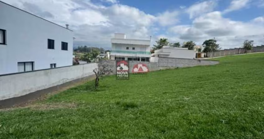 Terreno à Venda no Condomínio Reserva dos Lagos - Pindamonhangaba