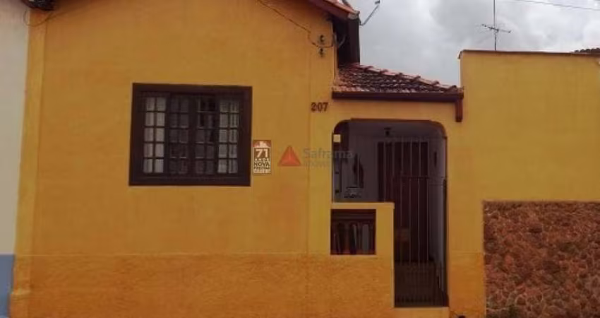 Casa Antiga à Venda no Jardim Boa Vista - Pindamonhangaba