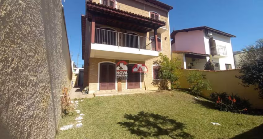 Casa Sobrado Padrão em Pindamonhangaba