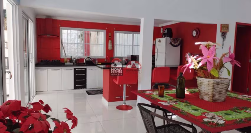 Excelente casa, próximo ao shopping e praia