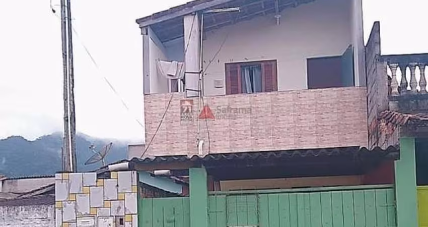 Casa Sobrado Padrão em Caraguatatuba