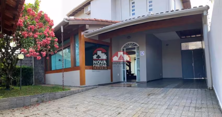 Casa Sobrado Padrão em Caraguatatuba