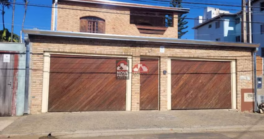 Casa Sobrado Padrão em São José dos Campos
