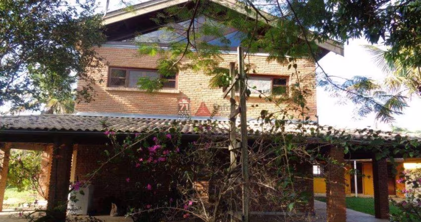 Casa Sobrado Padrão em Pindamonhangaba