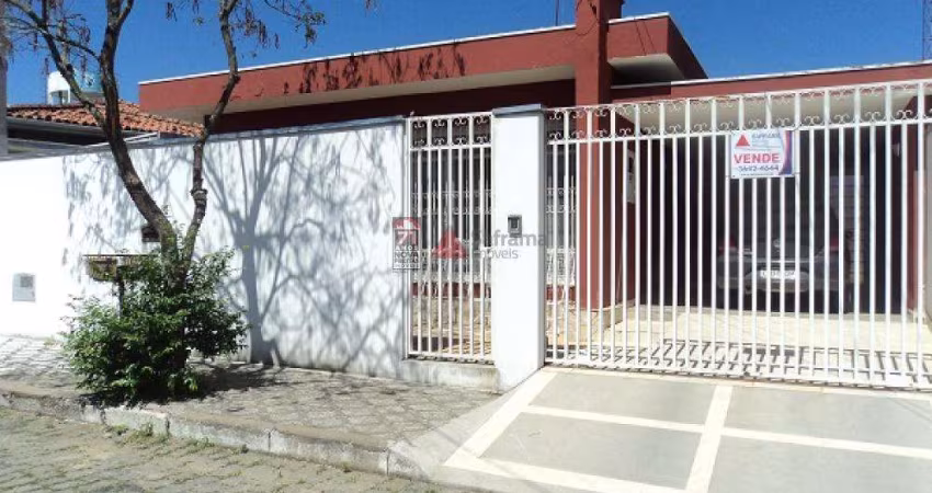 Casa Padrão em Pindamonhangaba