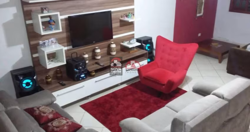 Casa Sobrado Padrão em Caraguatatuba