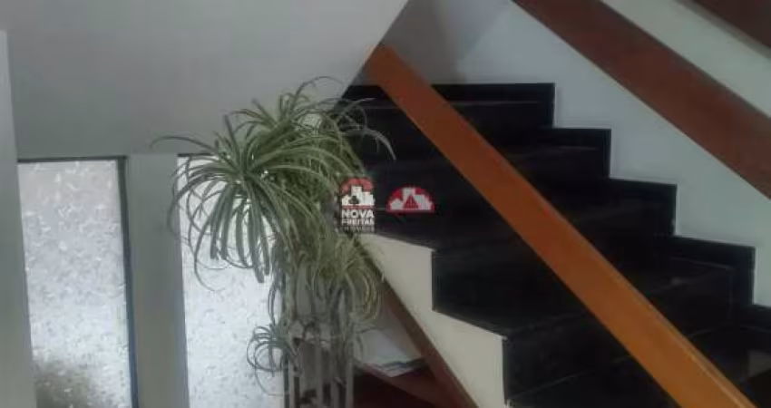 Casa Sobrado Condomínio em São José dos Campos