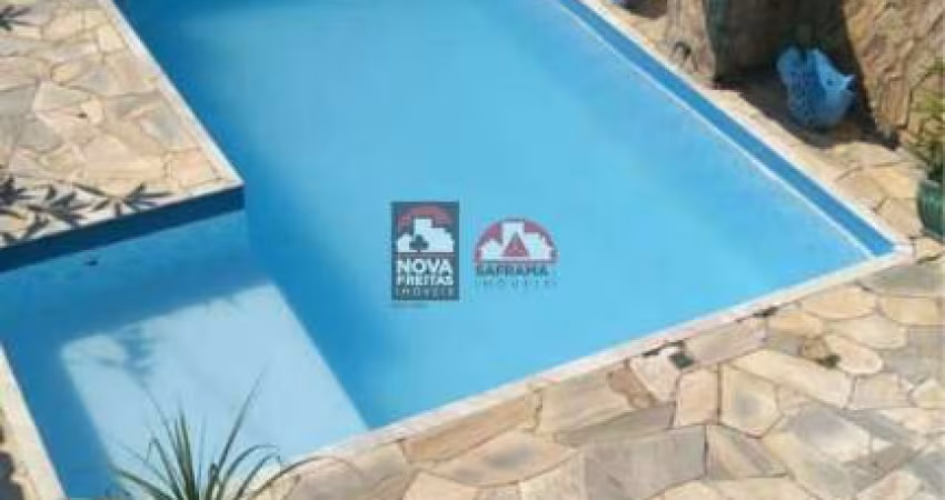 Casa Sobrado Padrão em Caraguatatuba