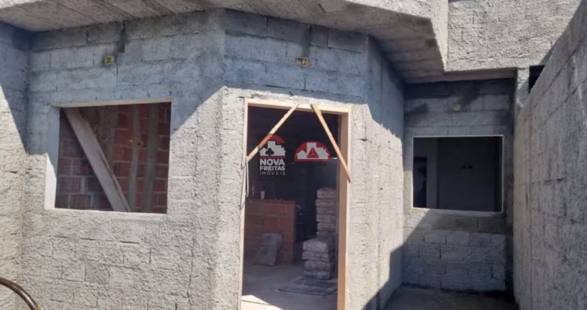 Casa em Construção à Venda no Portal dos Eucaliptos - Pindamonhangaba