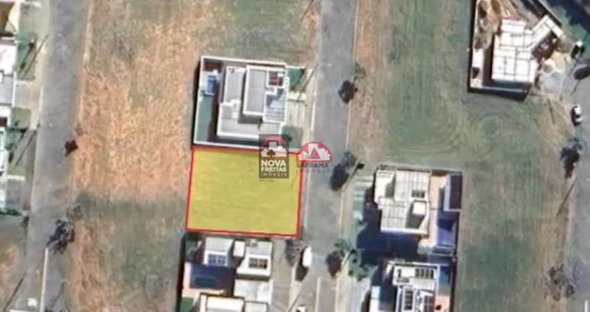 Terreno Padrão em Condomínio em Caçapava