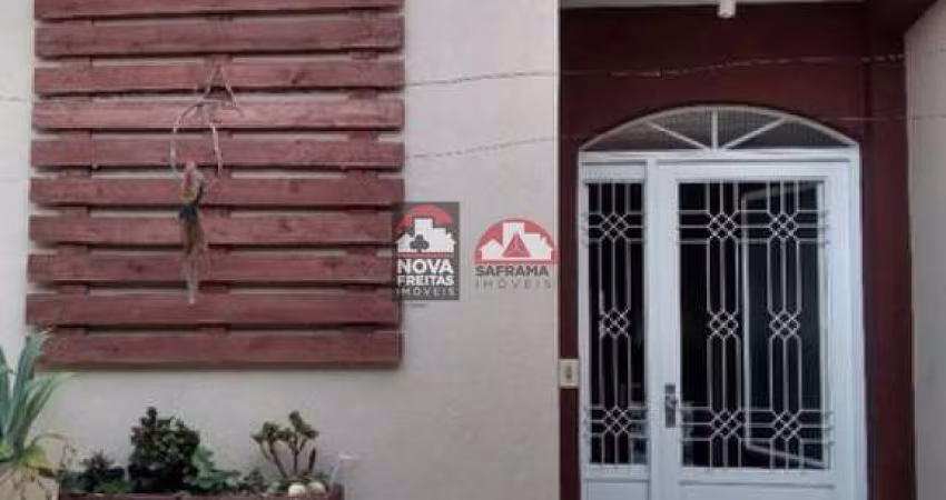 Casa Sobrado Padrão em São José dos Campos