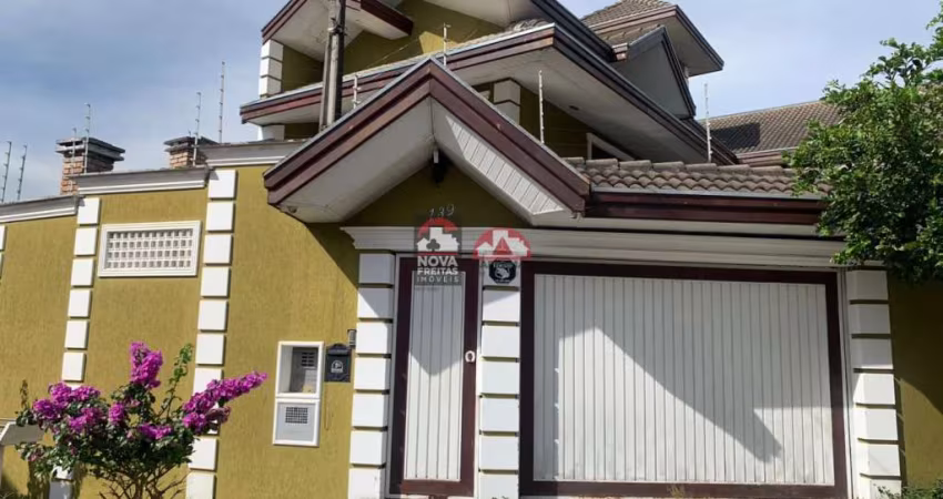 Casa Sobrado Padrão em Jacareí