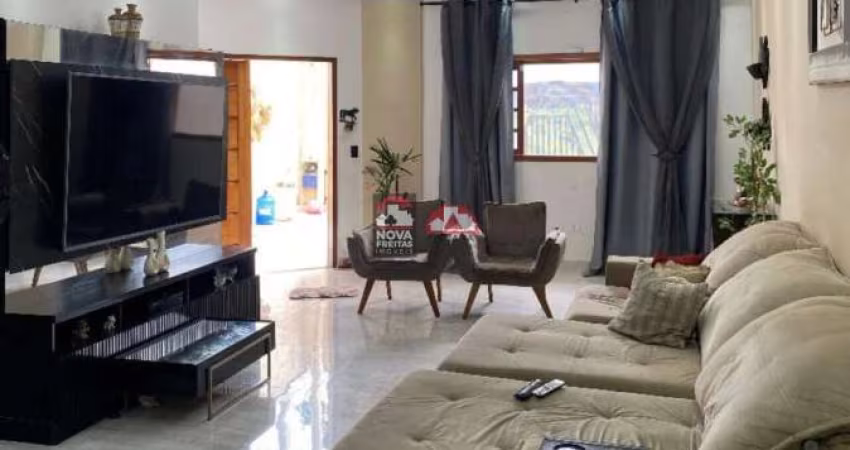 Casa Sobrado Padrão em Caçapava