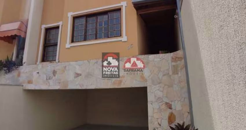 Casa Sobrado Padrão em São José dos Campos